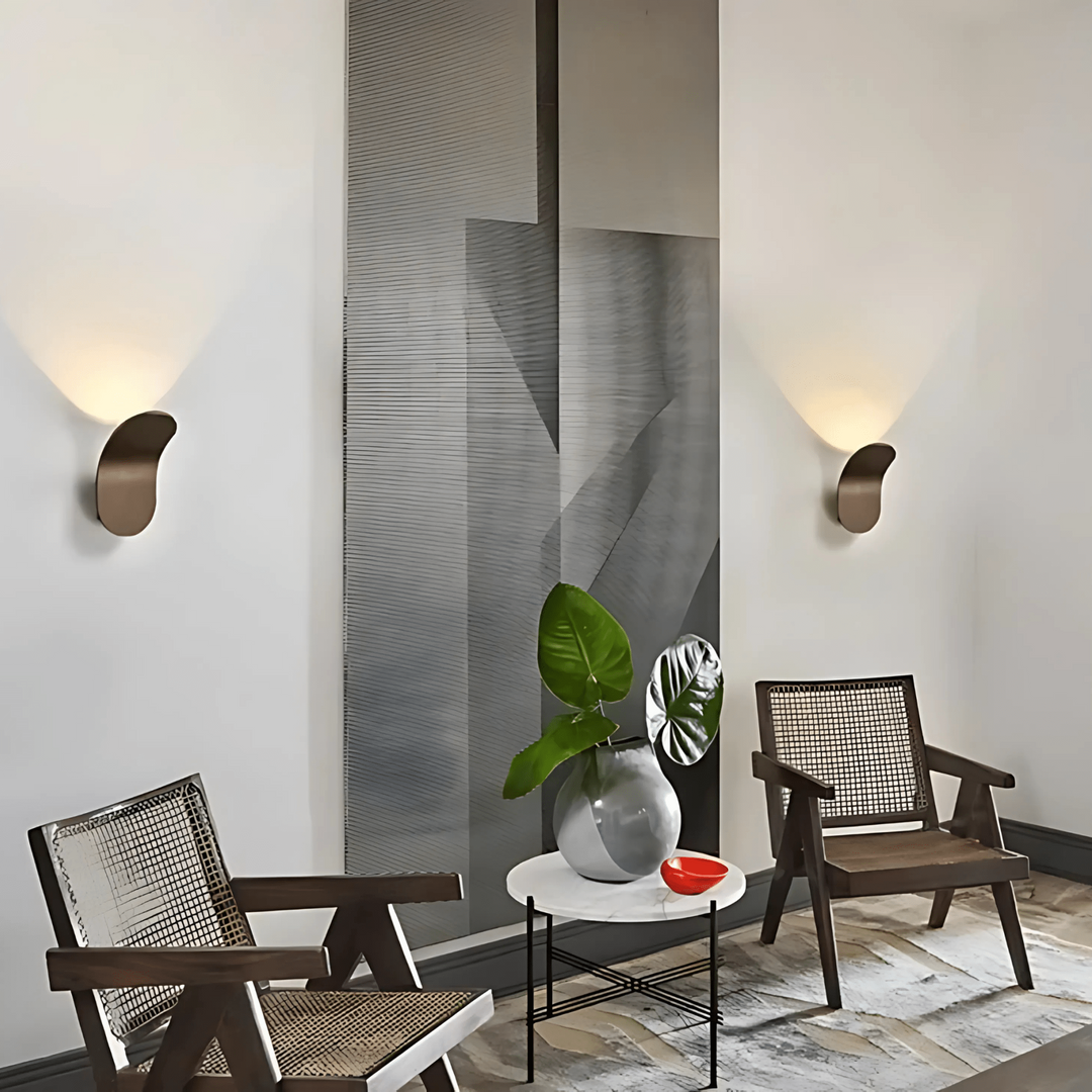 Kallio™ Moderne LED Wandlamp | Gebogen Metaal & Warme Sfeerverlichting