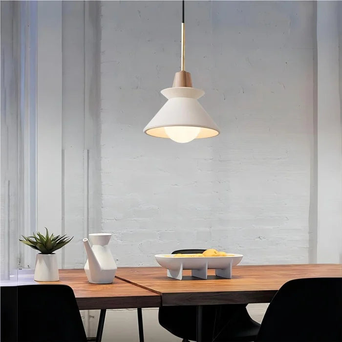 Witte Taps Toelopende Hanglamp | Scandinavisch Design | 24 cm
