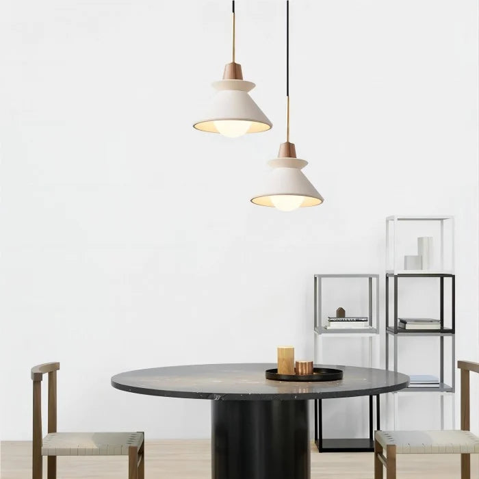 Witte Taps Toelopende Hanglamp | Scandinavisch Design | 24 cm