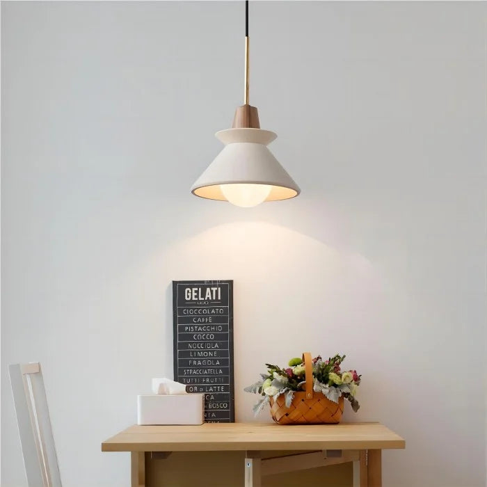 Witte Taps Toelopende Hanglamp | Scandinavisch Design | 24 cm